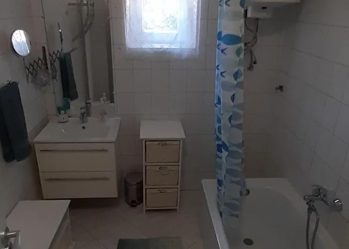 Mitra Vendeghaz
